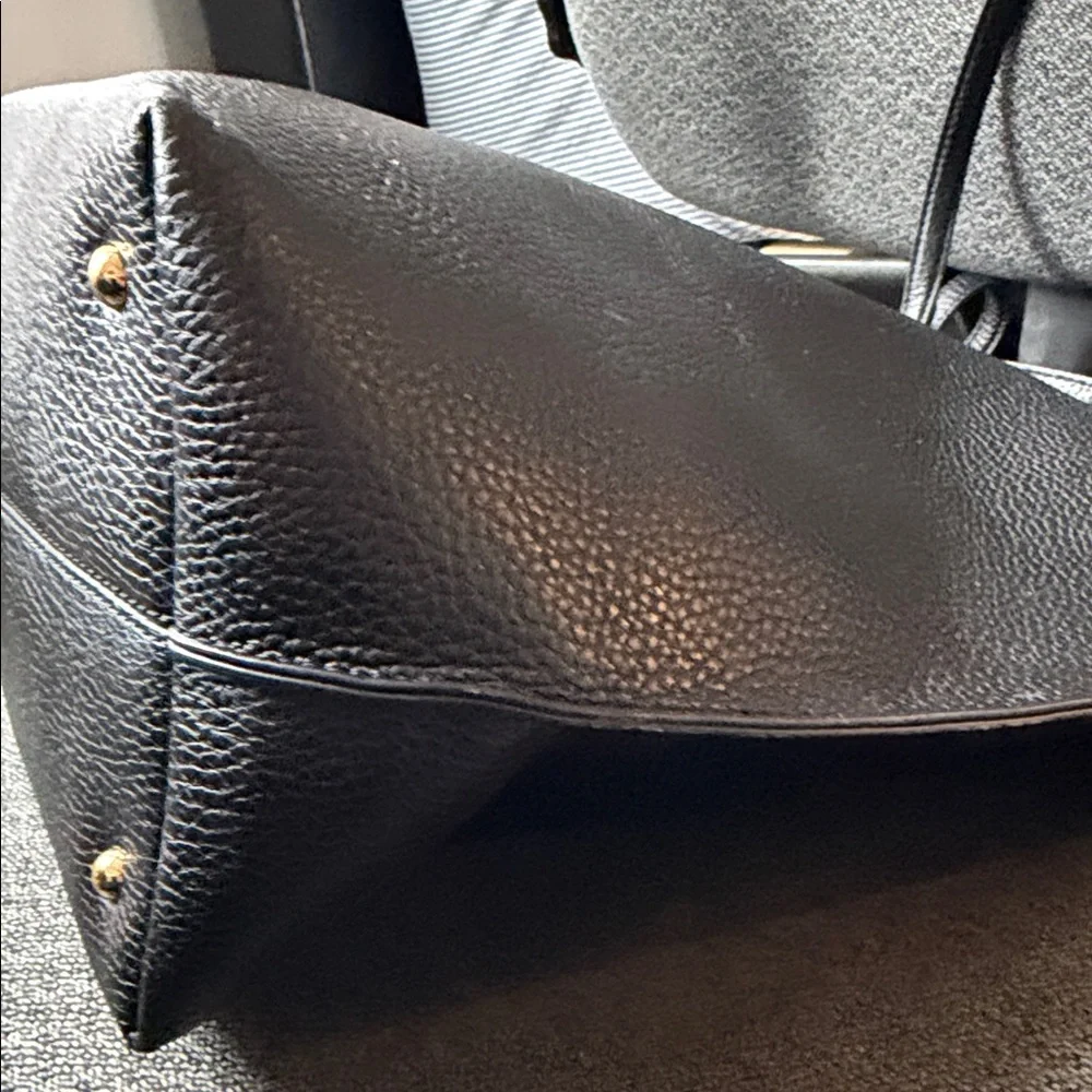 Lauren Ralph Lauren Black Leather Tote Bag – Like New - Picture 10 of 17